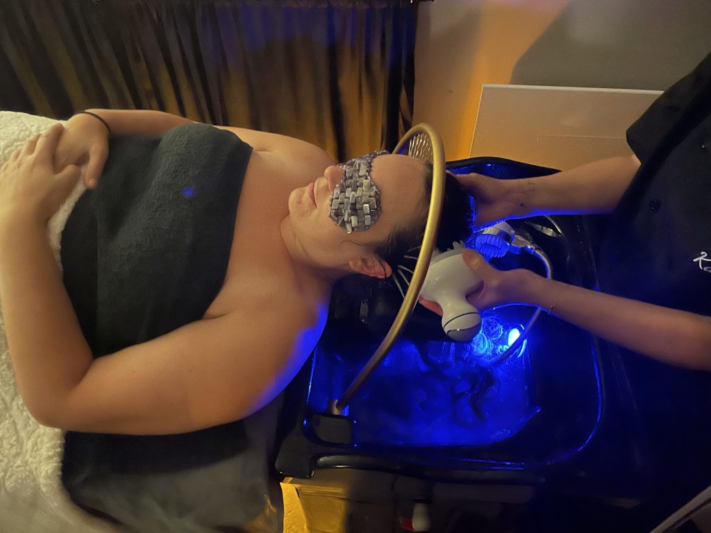 Acceuil 1 massage du cuir chevelu avec head spa reims